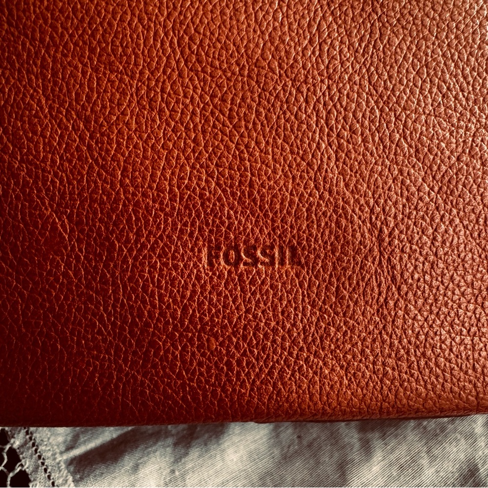 Fossil Tan Leather Crossbody Bag about 11” x 9” EUC - Picture 3 of 9